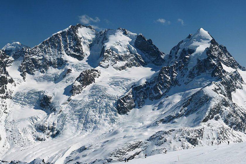 جسد بانوی کوهنورد در ارتفاعات کوه کرکس پیدا شد