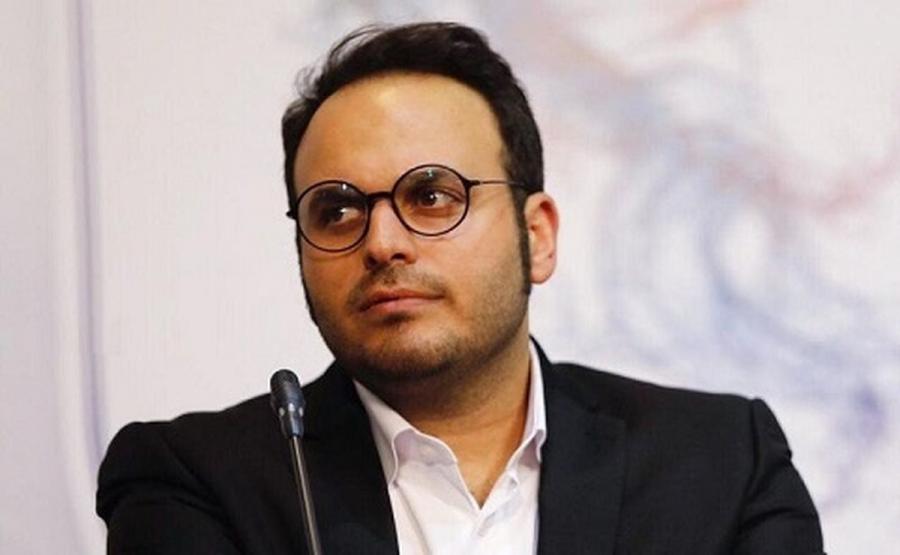  باید پشت میز نشینان خود حق پندار را سر جایشان بنشانیم