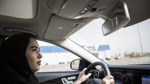 فقط ۳۱ درصد از زنان عربستان رانندگی می کنند