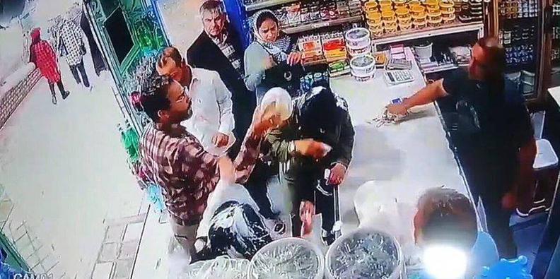 صدور حکم جلب برای مردی که روی ۲ زنِ بدون حجاب ماست ریخته بود/زنان هم به جرم کشف حجاب احضار شدند