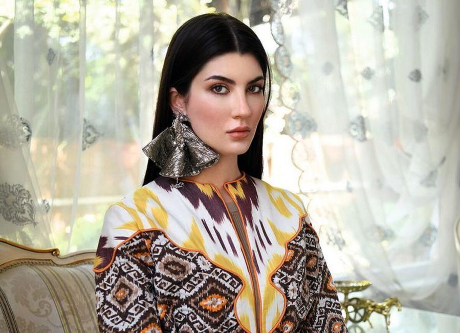 عکس جنجالی گردشگر روس از میدان آزادی تهران