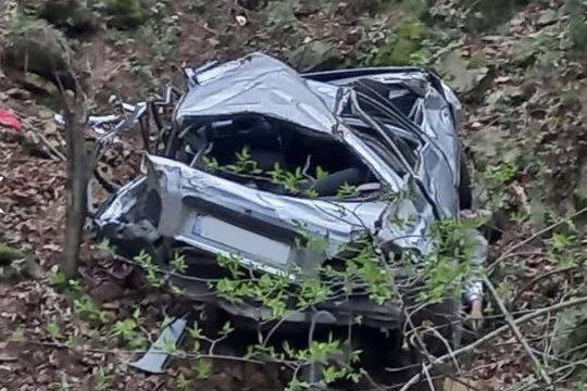 ۳ فوتی در حادثه سقوط مرگبار پراید به دره در شفت