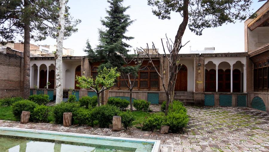 عروس رئیس سازمان اوقاف و امور خیریه با ۹۰۰هزارتومان ۵سال گذشته مستاجر ما بوده/ فشار می آوردند صدایش را درنیاوریم