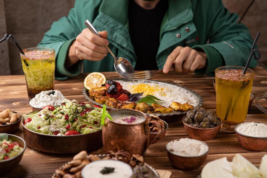 باز هم یک غذای ایرانی در نظرسنجی بین المللی اول شد/ فسنجون و مرغ شکم پُر چه رتبه ای دارند؟/ عکس