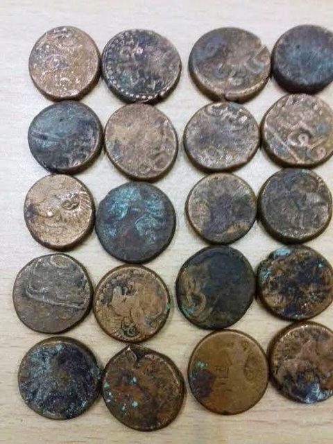 کشف۱۰ سکه تاریخی مسی «چین» در زابل