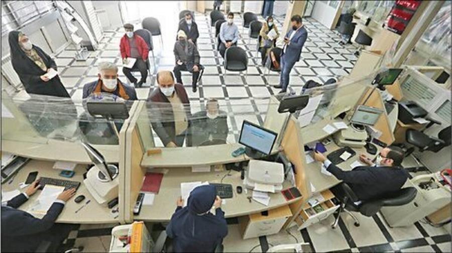 اتهام: ارائه خدمات بانکی به خانم  های بدون حجاب