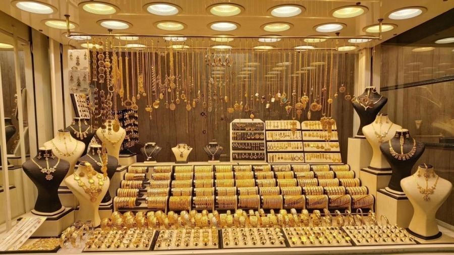 حتی عروس و دامادها هم به سمت خرید نقره و بدلیجات رفته اند