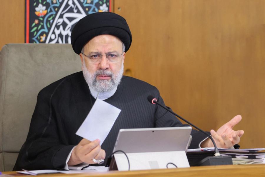 روایت رئیسی از دستاوردهای دیپلماسی «عزتمندانه» در مقابل دیپلماسی «ملتمسانه»