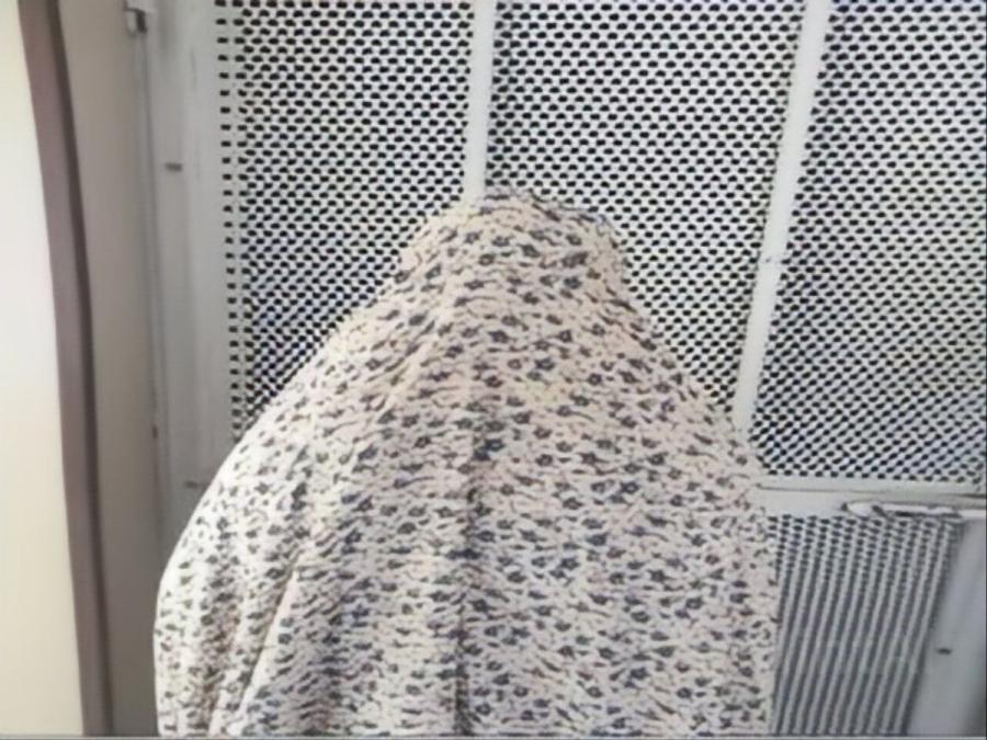 زنم درِ خانه را روی بچه هایمان قفل می کرد و با مردان مشغول مصرف مواد می شد