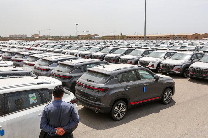 ترخیص ۱۲۱۸ دستگاه خودروی خارجی از گمرکات کشور