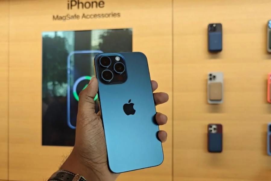 جنجال جدید آیفون ۱۵/ ایرادی که کاربران را کلافه کرده