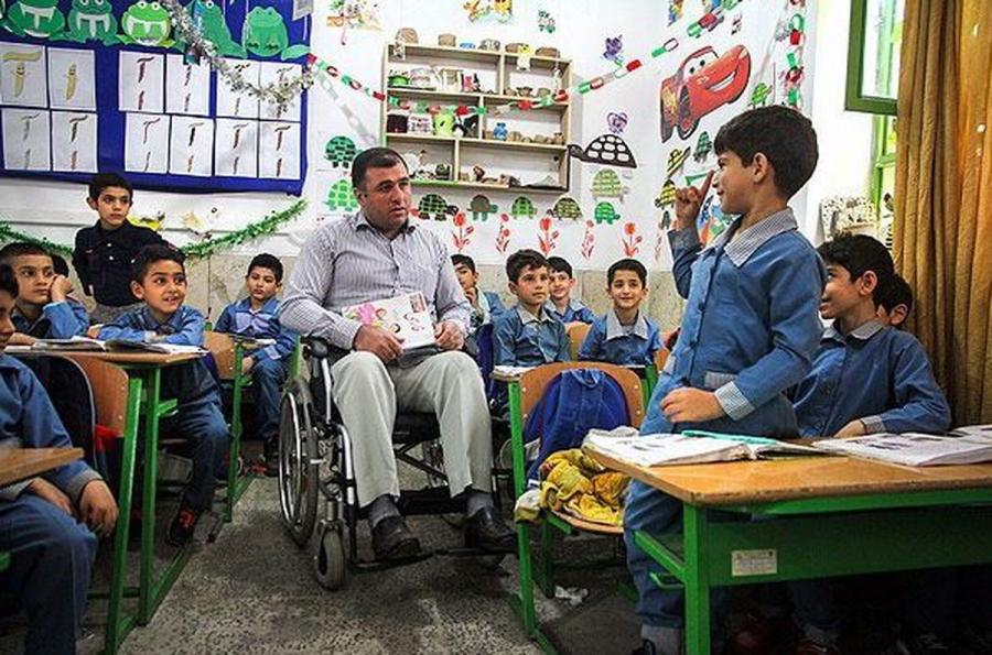 معلولان برای استخدام در مدارس استثنایی کشور در اولویت قرار دارند