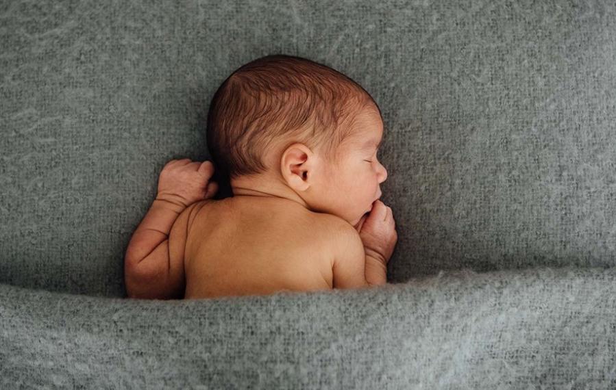 بعد از  فروش 200میلیونی یک نوزاد به زوجِ نابارور؛باند زنانه  ی فروش نوزاد دستگیر شد