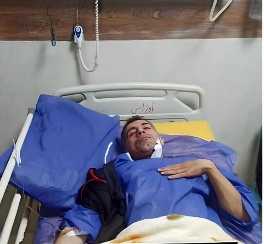 مصدومیت یک آتش‌نشان در حادثه آتش‌سوزی ساختمانی در انزلی