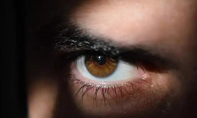 چشمان شما چند ساله هستند؟