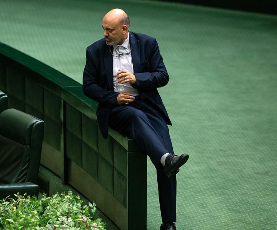 سکوت معنادار مجلس اصولگرا در مورد عجیب «منادی»