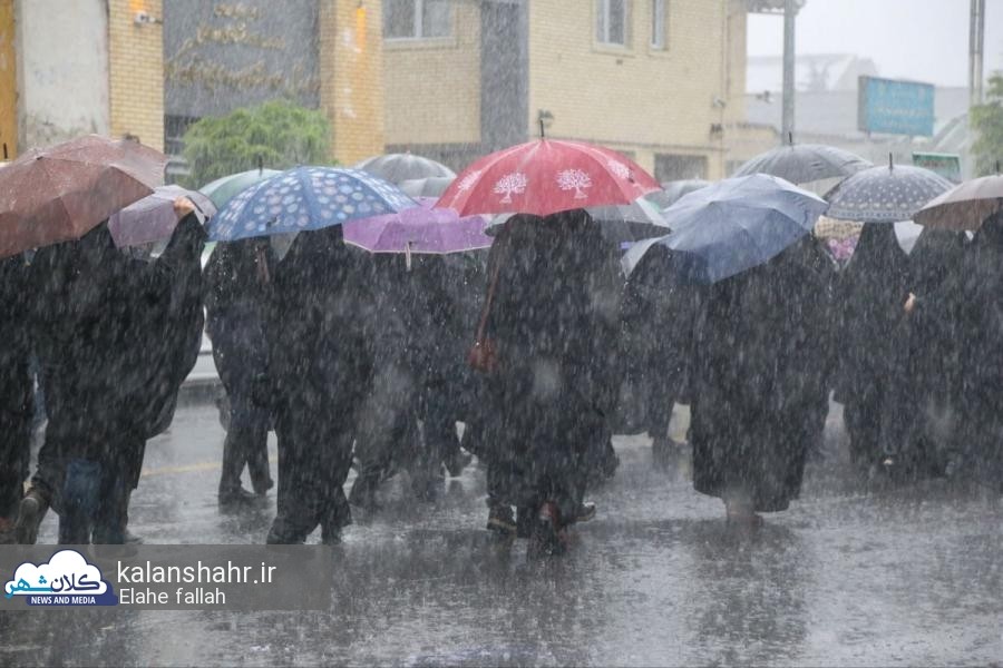 گزارش تصویری راهپیمایی روز ملی مبارزه با استکبار جهانی و دانش آموز زیر بارانِ رشت