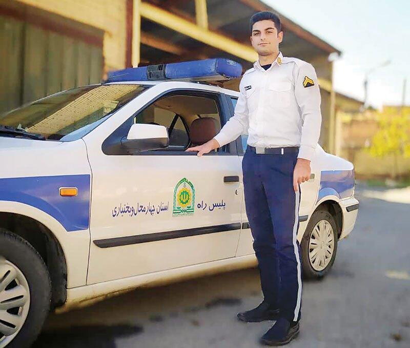 سرباز شجاع، زن و مرد میانسال را از مرگ نجات داد