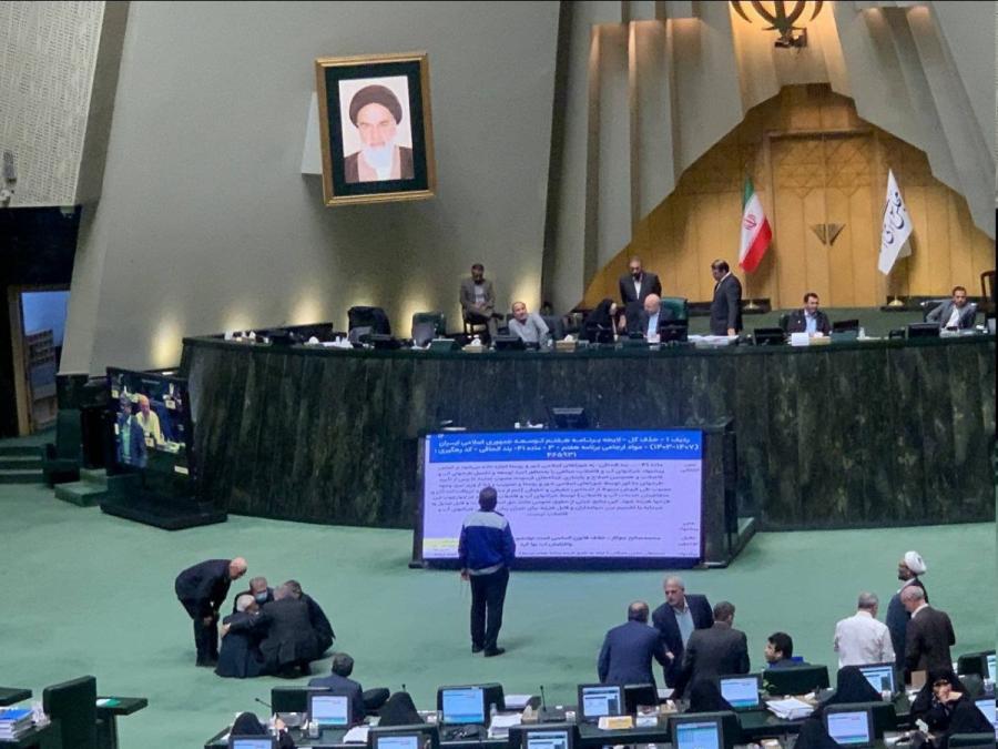 درخواست استعفای الیاس نادران اعلام وصول شد