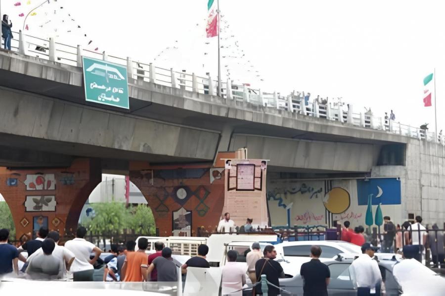  پلیس جلوی خودکشی دختر ۲۳ ساله از پل جانبازان رشت را گرفت