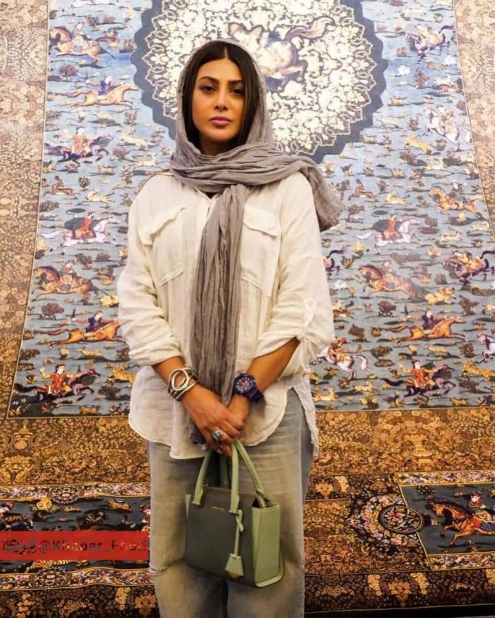 آزاده صمدی بازیگر سینما ممنوع الخروج شد