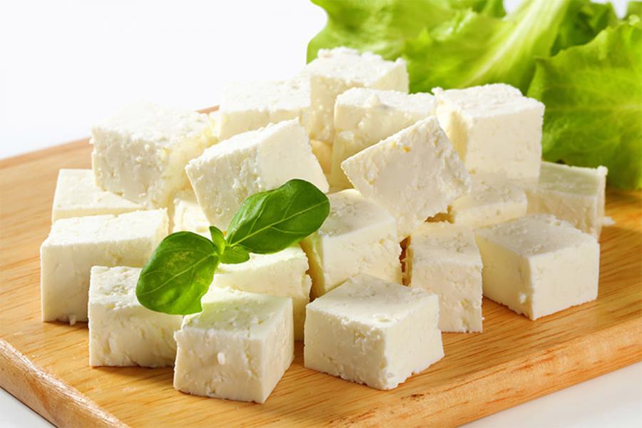 یک سوال مهم ؛ اگر هر روز پنیر بخوریم چه اتفاقی برایمان می افتد؟