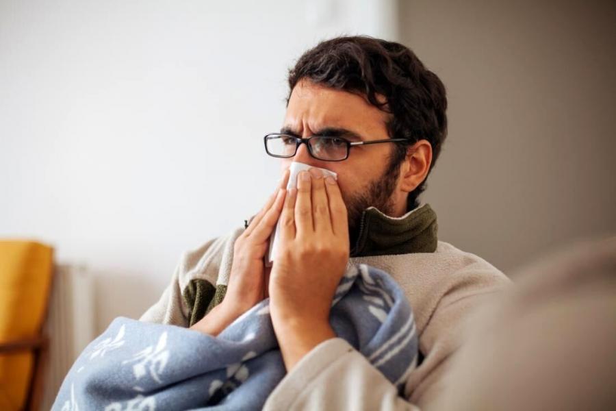 ابتلا به آنفلوآنزا و کرونا با یک سرفه منتقل می شود؛ آداب بهداشتی را جدی بگیریم
