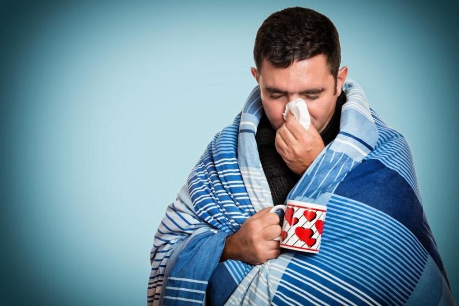 به این ۷ دلیل مدام سرما می‌خورید