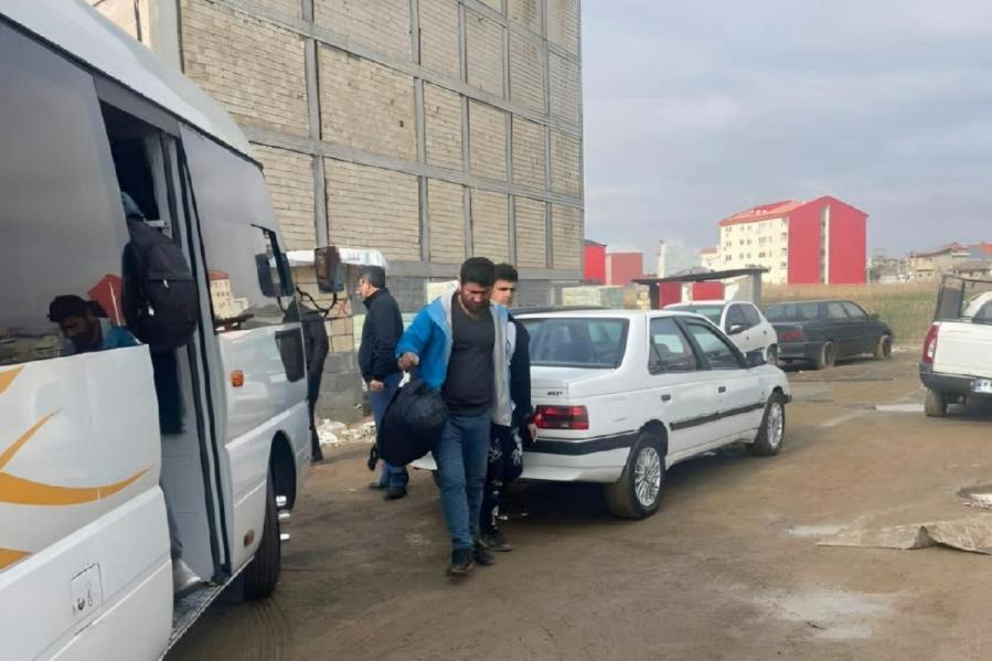 دستگیری ۱۶ کارگر افغانستانی در رشت