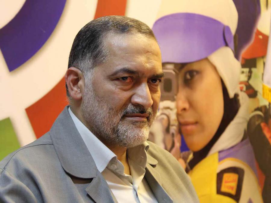 رئیس سابق ۳میلیارد گرفت،پرسنل حقوق نگرفته اند