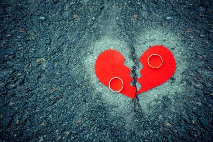 در ماه چند میلیون تومان خرج آرایشگاه همسرم را می دهم/هرسال مبل های خانه را عوض می کند
