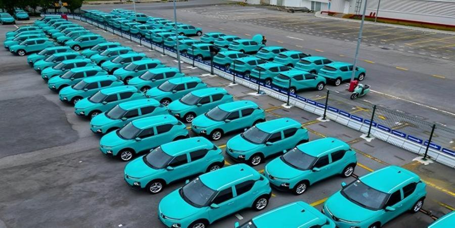 رنگ تاکسی های برقی اعلام شد