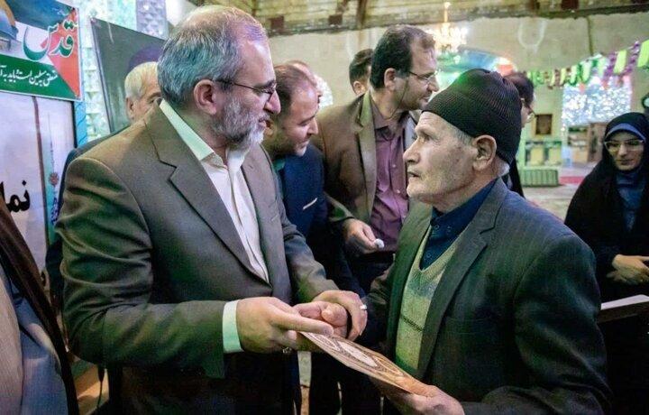این پدر صاحب ۱۰ فرزند و ۴کودک زیر ۱۰ سال است/عکس