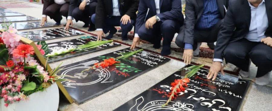  به جان هر کسی که دوست دارید به مزار شهدا نروید!