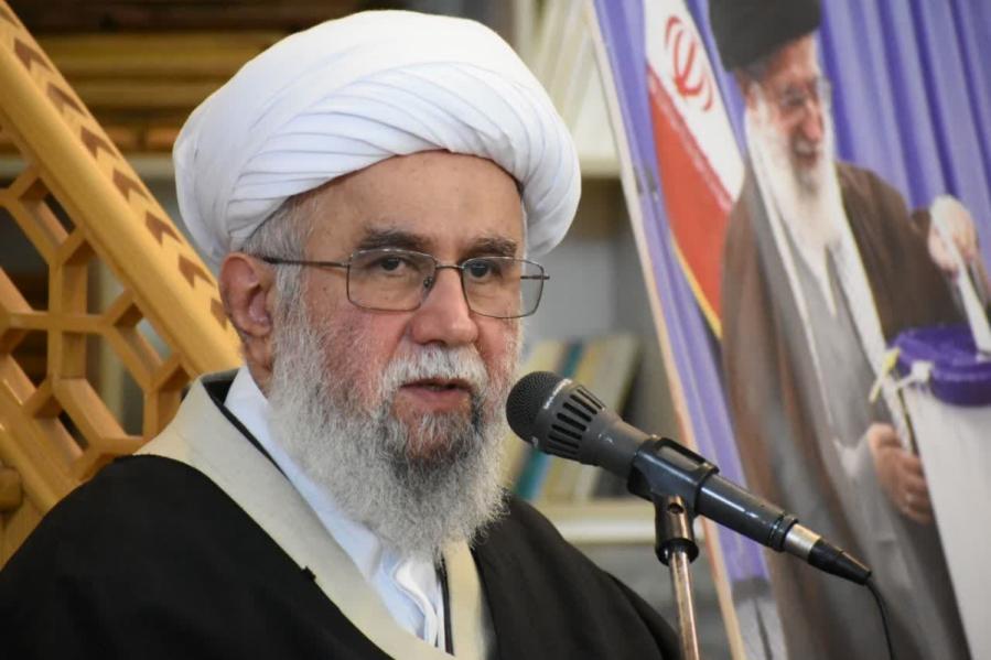 قطار پیشرفت انقلاب با وجود مشکلات در حال حرکت به سوی جلو است