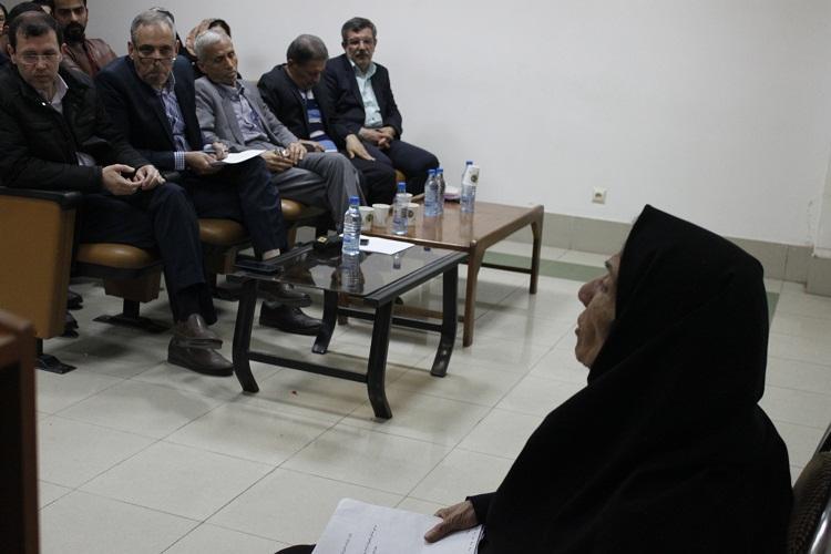 اقدس تسلیمی دانشجوی ۸۱ ساله دانشگاه تربیت مدرس از رساله دکتری خود دفاع کرد/عکس و فیلم