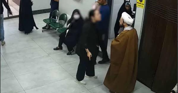   زن دچار فعل حرام «کشف حجاب» شده و با حمله به روحانی خطای دیگری مرتکب می‌شود/بهترین راه برای عموم مردم تذکر لسانی محترمانه است: «بگو و رد شو»