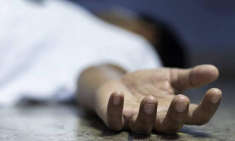 مردی پنج روز در کنار جسد همسرش زندگی کرد!