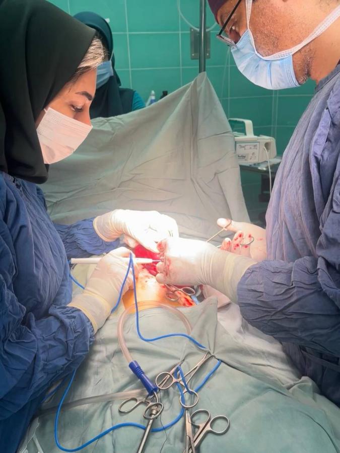 تومور بزرگ از شکم دختر ۱۰ ساله خارج شد
