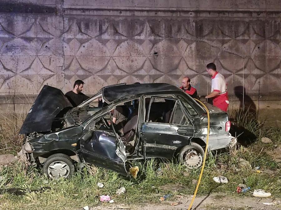 واژگونی پراید در آزاد راه رشت_ قزوین با ۳مصدوم