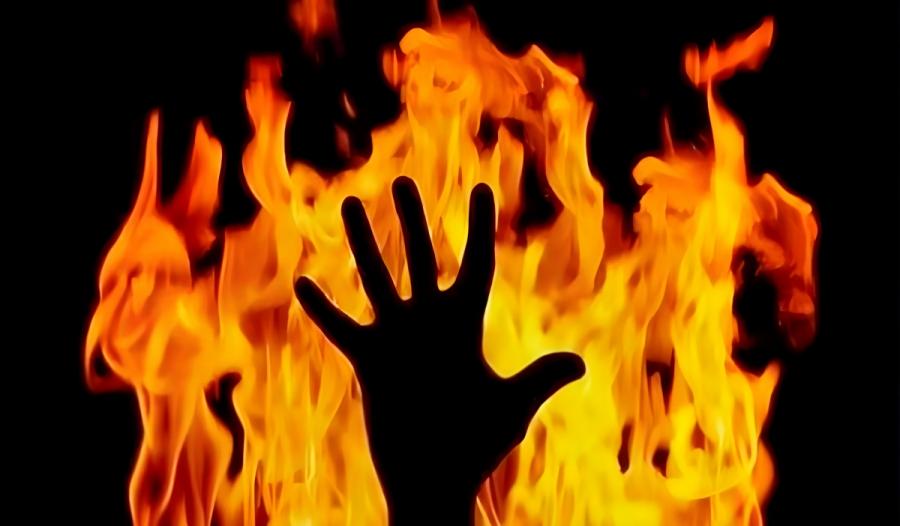 پلیس مانع خودسوزی زن ۵۰ ساله در خیابان ضیابری رشت شد