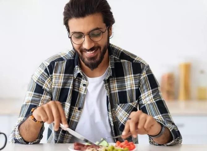 ۴ ماده غذایی که خطر ابتلا به سرطان پروستات را افزایش می‌دهند