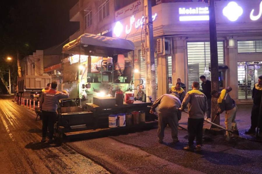 روکش و لکه گیری همزمان آسفالت در خیابانها و محلات رشت/پایان چاله چوله و دست انداز در رشت تا ۲ماه آینده