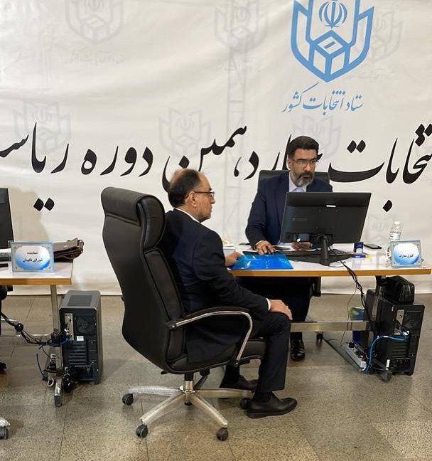 واکنش انتقادی تسنیم به حضور حقانیان معاون سابق اجرایی بیت رهبری در انتخابات ریاست‌ جمهوری