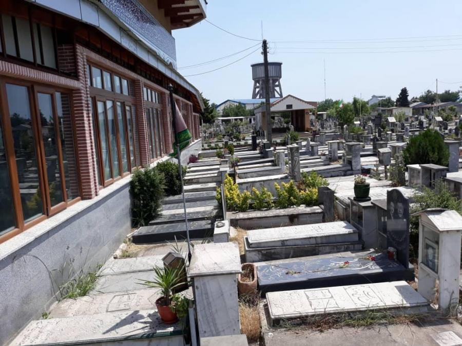چرا کارگر سنگ قبرشورِ تازه آباد رشت راننده تاکسی را پولدار می‌داند؟