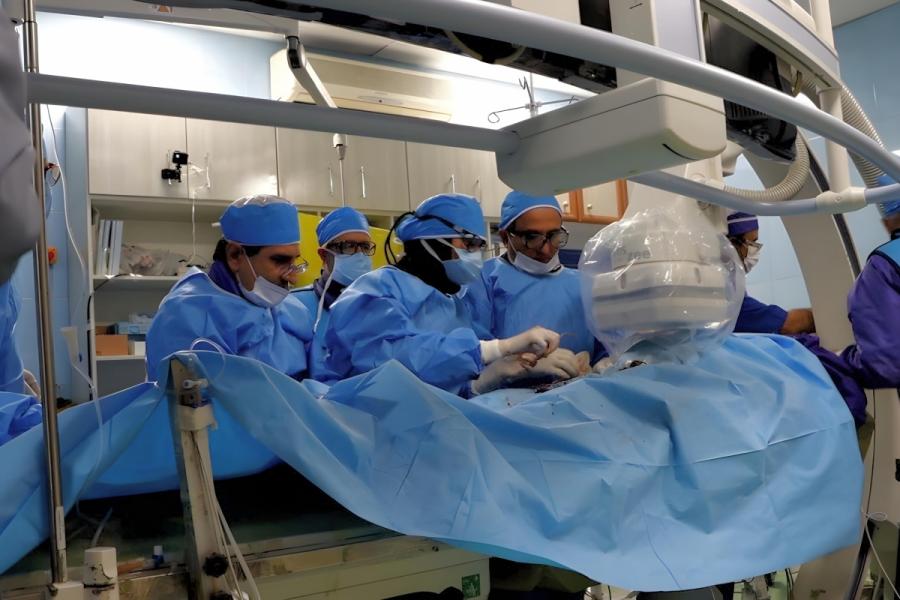 تعویض ۶ دریچه آئورت قلب بدون عمل جراحی با مهارت پزشکان گیلانی