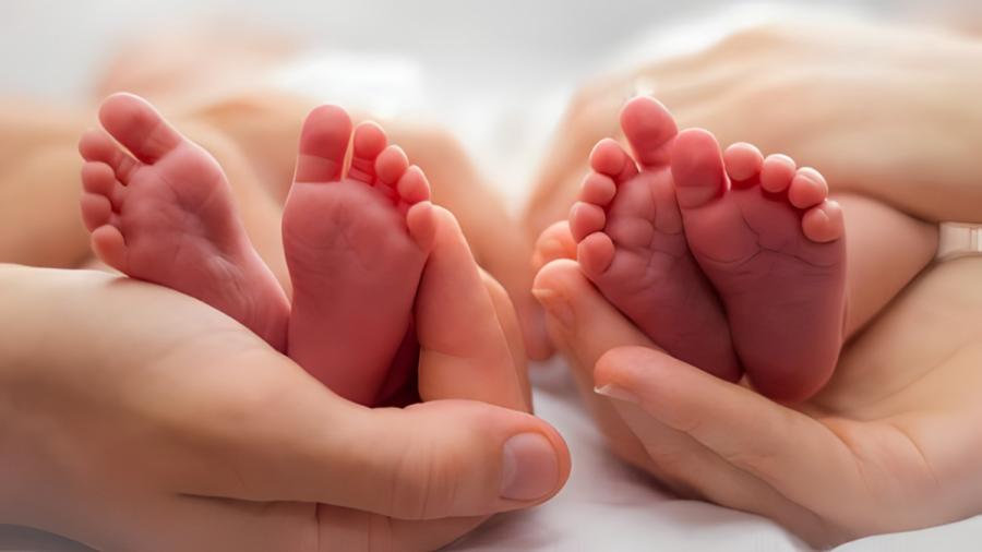 از «ایست، دو بچه کافیست» تا وام فرزندآوری برای پدرِ دوقلوها در رشت