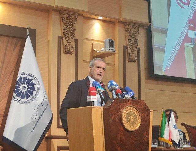 اگر FATF را حل نکنیم، به پیر و پیغمبر نمی‌شود کاری انجام داد/ به‌خاطر رای، وعده‌ای نداده‌ام