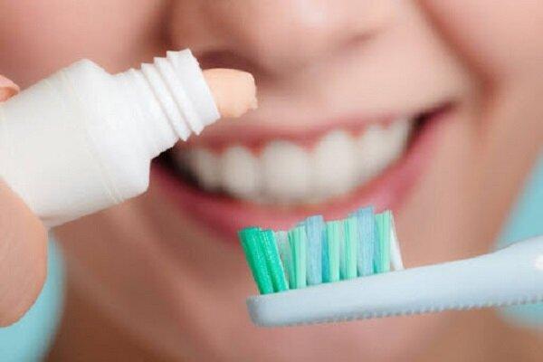 دلایل خون ریزی لثه هنگام مسواک زدن چیست؟ 