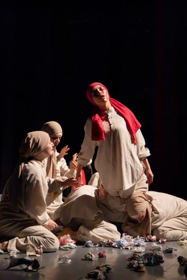 تئاتر «من ملاله هستم» در رشت روی صحنه رفت/تصاویر